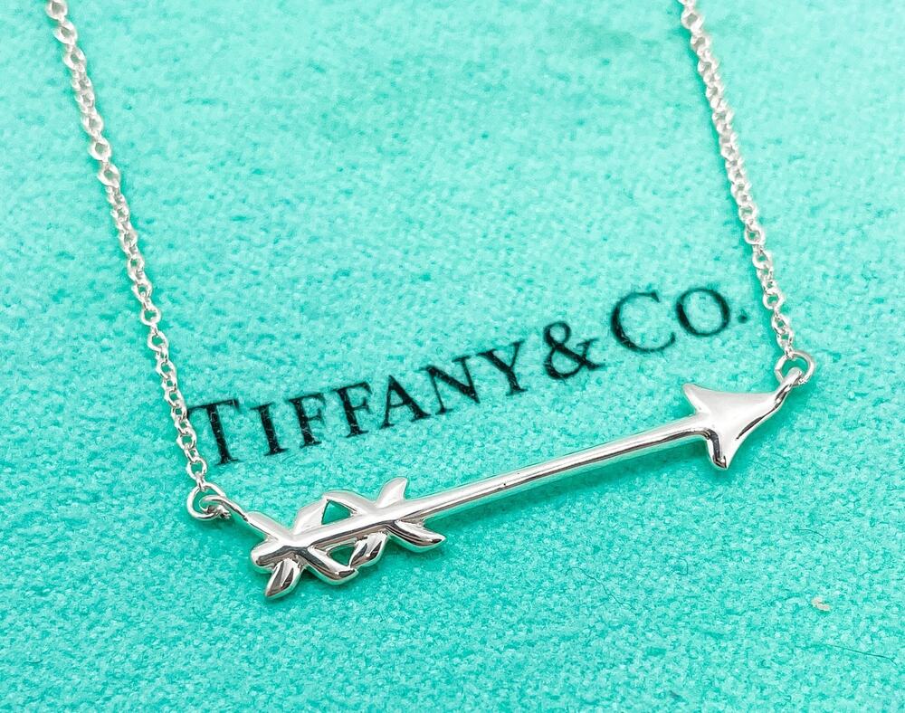 Tiffany & Co. Paloma Picasso Arrow Pendant Necklace Sterling Silver 16–18"